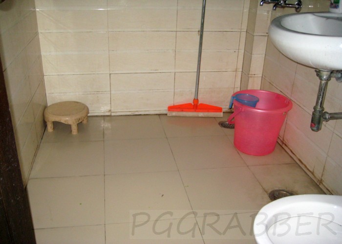 Vyoms PG