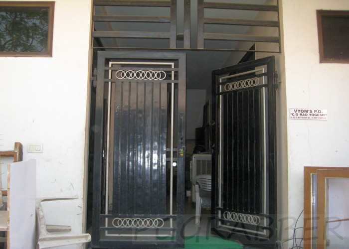 Vyoms PG